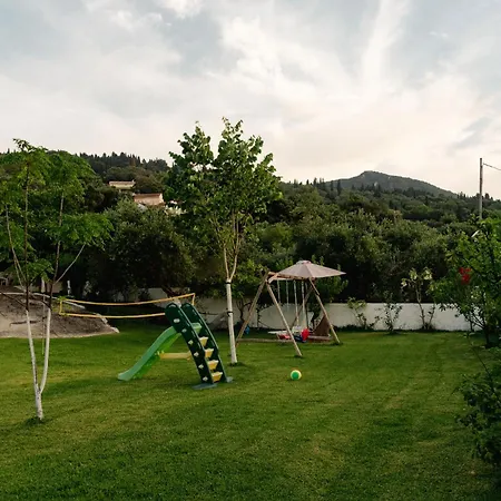 Armonia בית נופש Chlomos